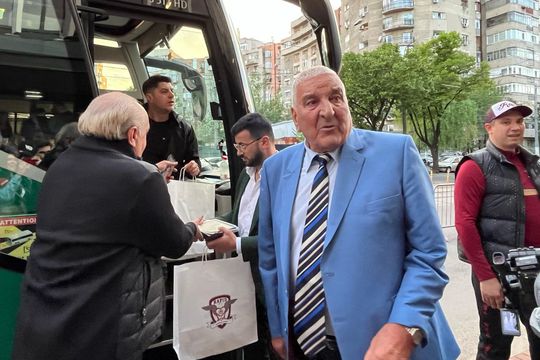 Rică Răducanu a venit cu „rata” de la un turneu de poker la Rapid - FCSB / Foto: GSP