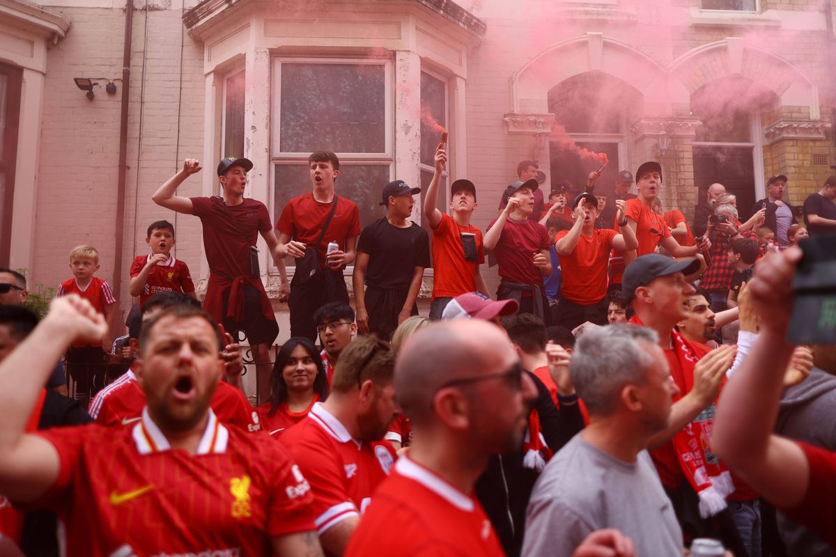 Liverpool - Tottenham, nebunie pe „Merseyside” înainte de partidă