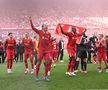 Imagini antologice de la petrecerea de titlu a lui Liverpool » Arne Slot, dedicație specială pentru Jurgen Klopp