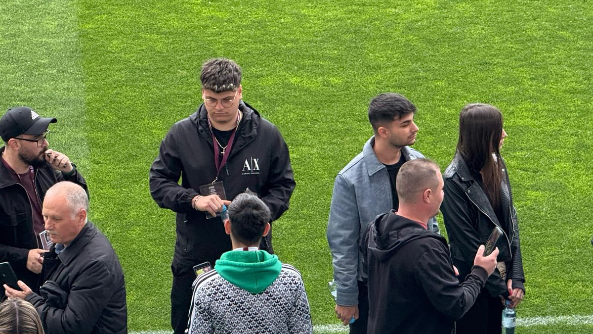 Ce primesc fanii Rapidului dacă îi plătesc 850 de lei lui Dan Șucu » Pachetul „Zi de meci” cu FCSB