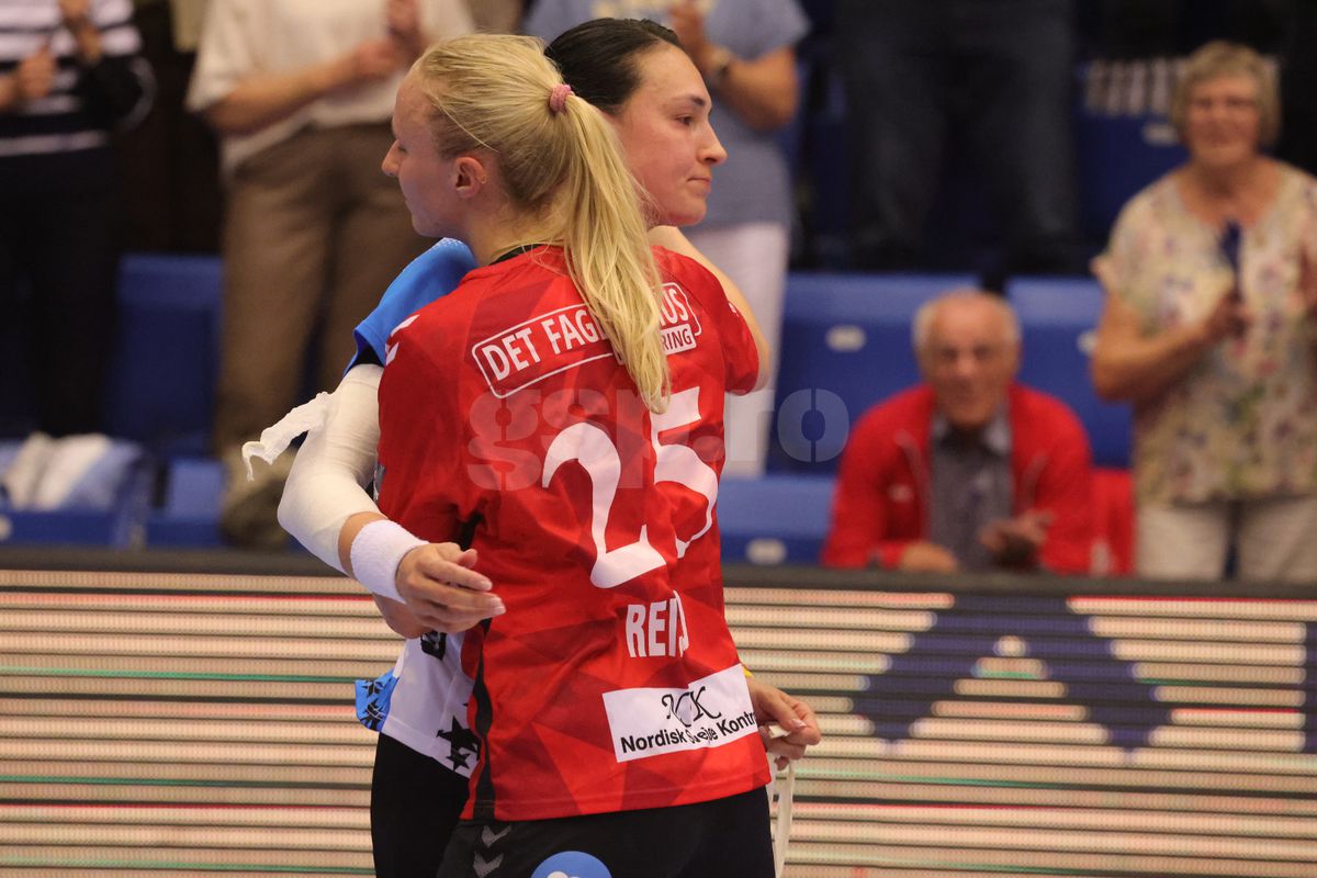 Cristina Neagu, în lacrimi după ultimul meci din carieră în Champions League