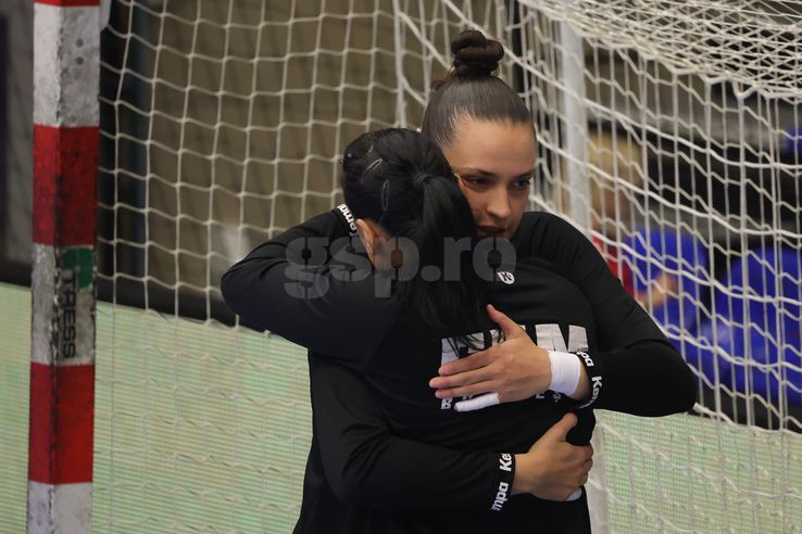 Cristina Neagu și-a îmbrățișat toate colegele înainte de Esbjerg - CSM București