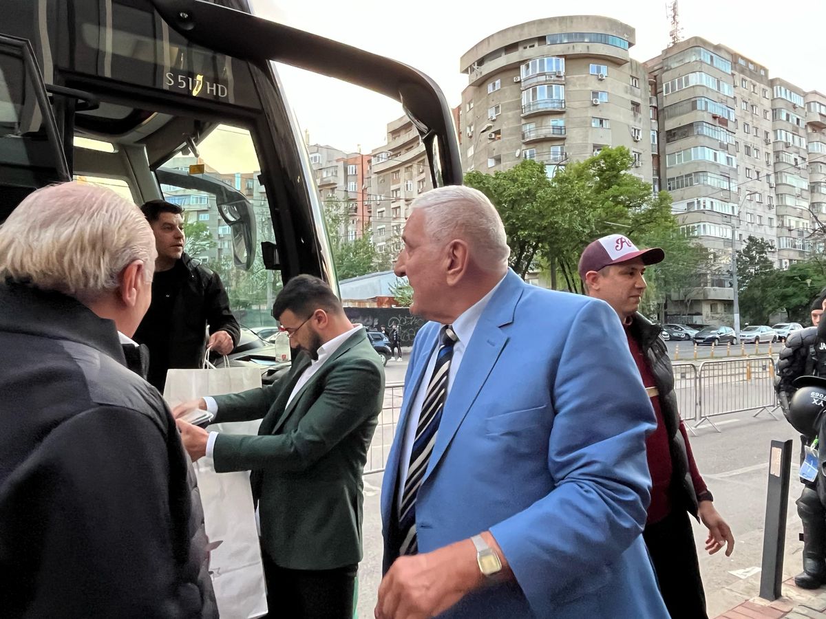 Rică Răducanu a venit cu „rata” la Rapid - FCSB, de la un turneu de poker: „Foarte proști am fost!”