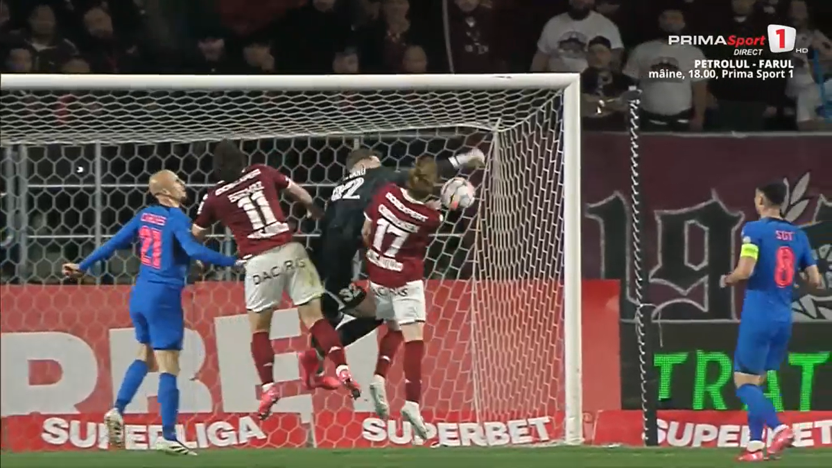 Radu Petrescu i-a refuzat Rapidului un penalty, după ce Christensen a fost tamponat de Târnovanu: „Decizie eronată”