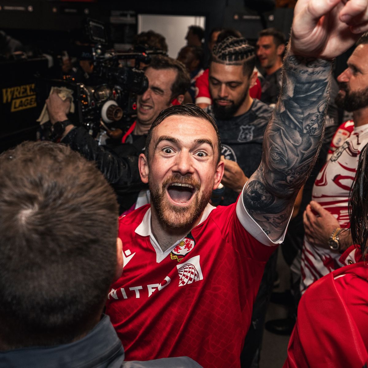 Wrexham, echipa patronată de Ryan Reynolds, a promovat al treilea sezon la rând