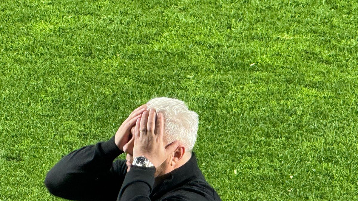 Marius Șumudică, în timpul derby-ului dintre Rapid și FCSB // 27.04.2025