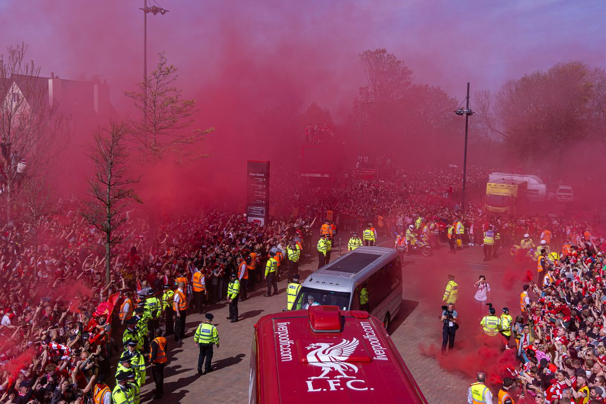 Liverpool - Tottenham, nebunie pe „Merseyside” înainte de partidă