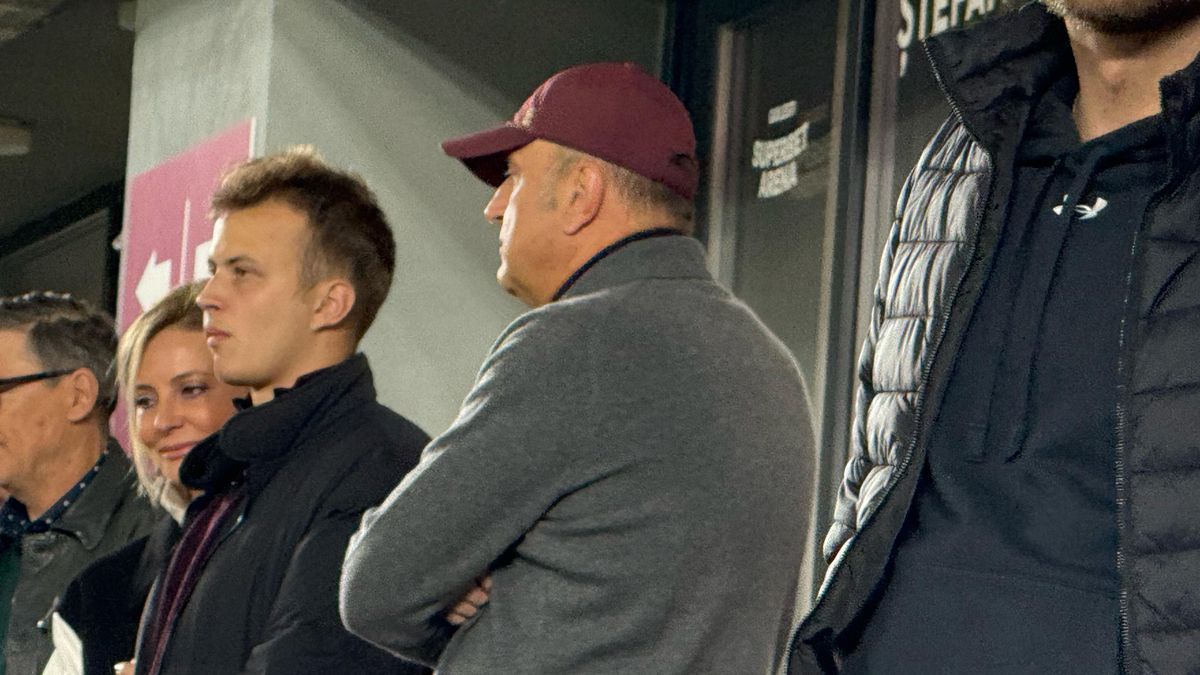 Tribună oficială înțesată de VIP-uri la Rapid - FCSB » Șucu și Angelescu au venit alături de soții