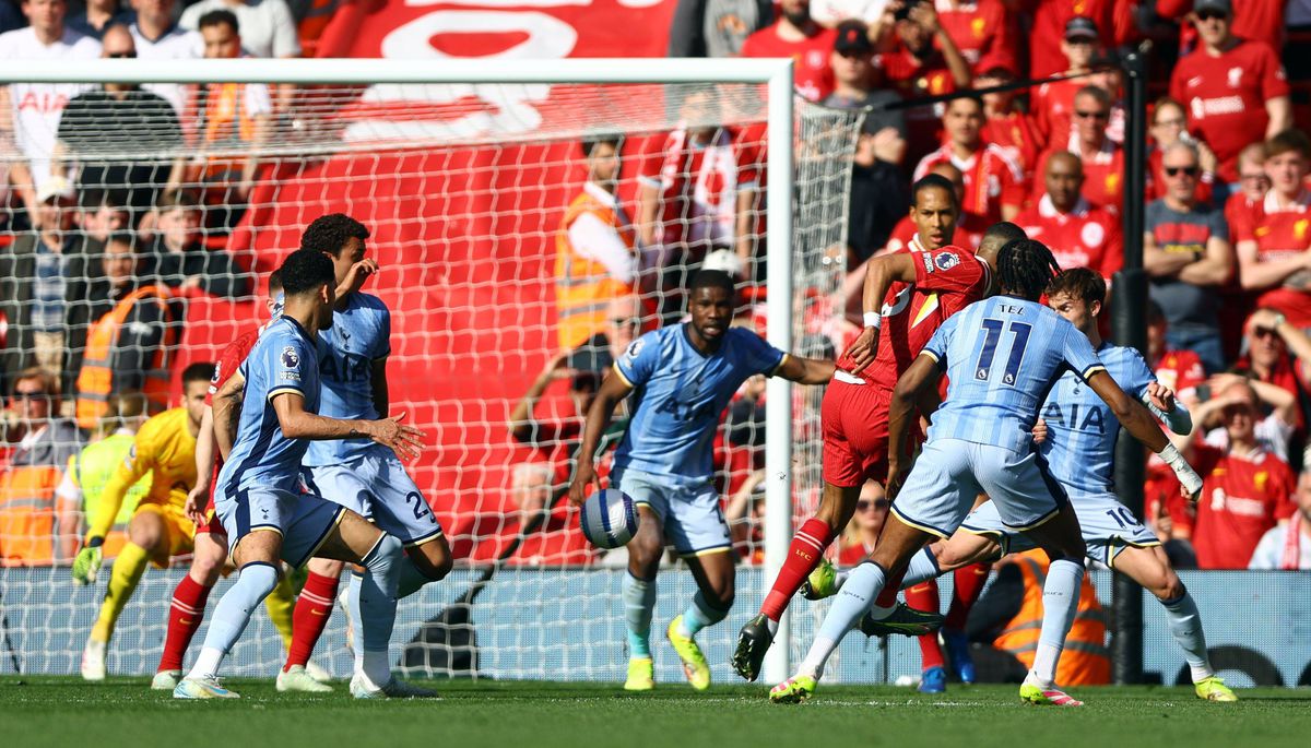 Liverpool - Tottenham, sărbătoare de titlu pentru „cormorani” // 27.04.2025