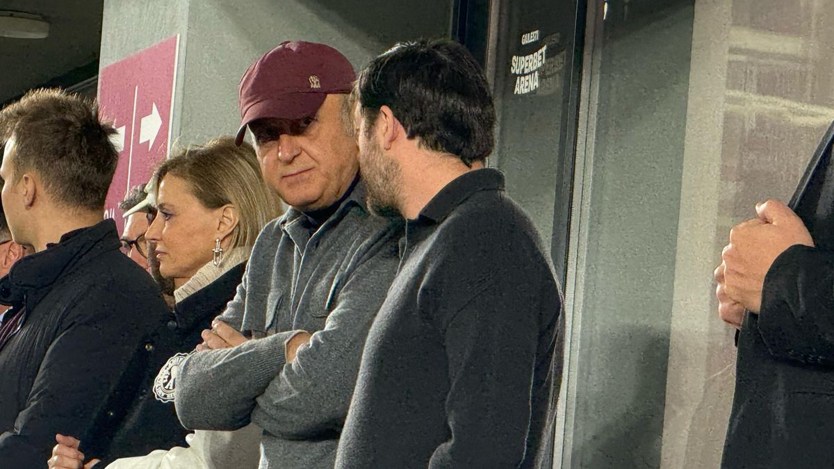 Tribună oficială înțesată de VIP-uri la Rapid - FCSB » Șucu și Angelescu au venit alături de soții