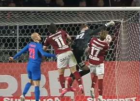 Radu Petrescu i-a refuzat Rapidului un penalty, după ce Christensen a fost tamponat de Târnovanu: „Decizie eronată”