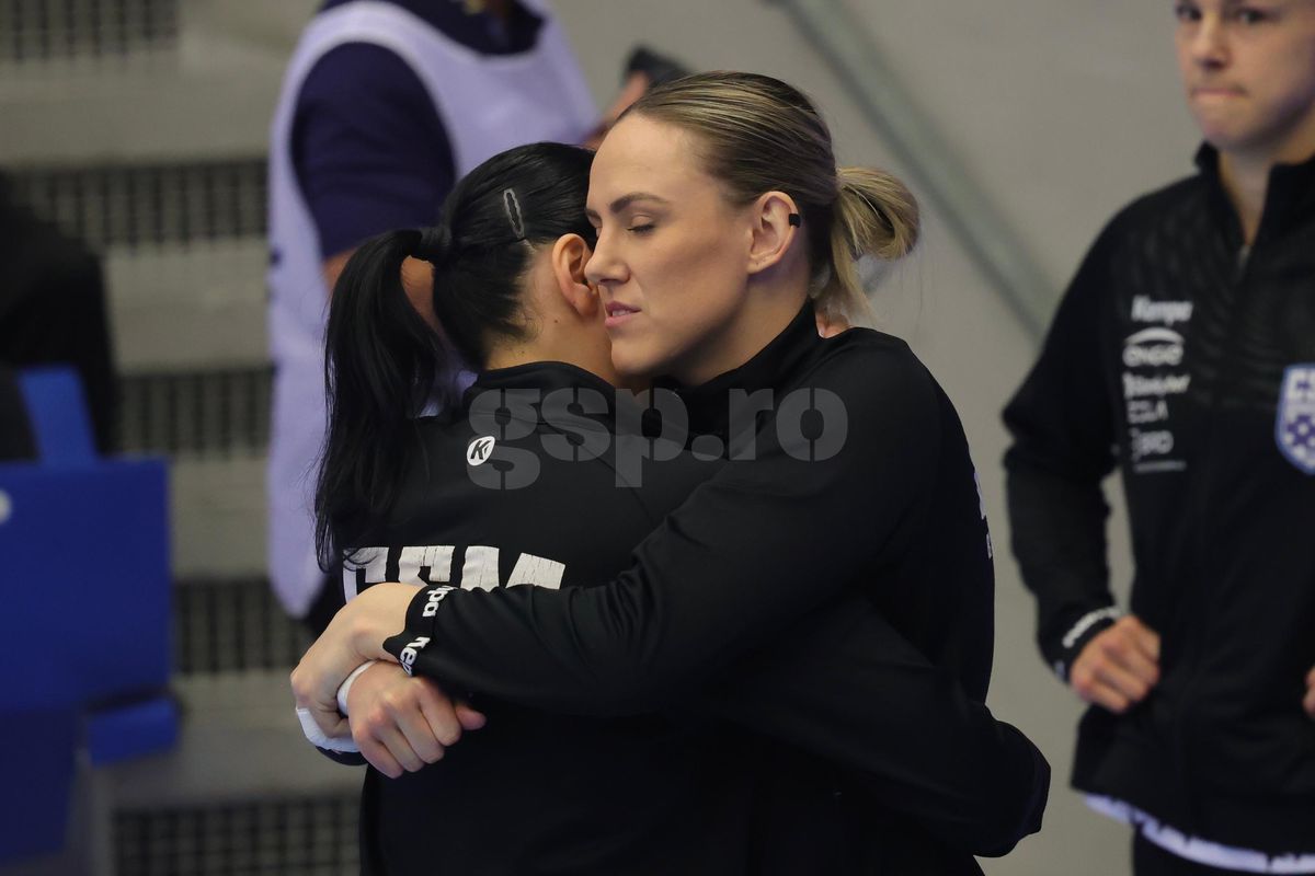 Cristina Neagu, moment emoționant înainte de Esbjerg - CSM București // FOTO: Ionuț Iordache (GSP.ro)