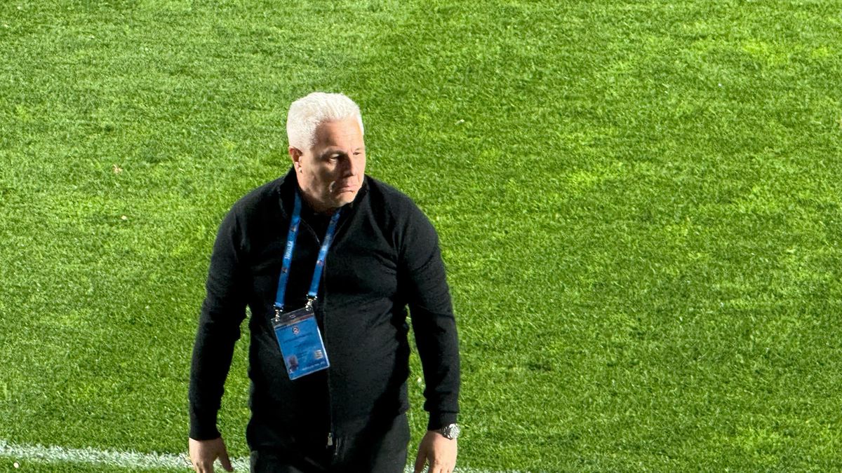 Marius Șumudică s-a dat cu capul de bancă în prima repriză din Rapid - FCSB: „Ăla e fundaș central, bă băiatule, bă?!”