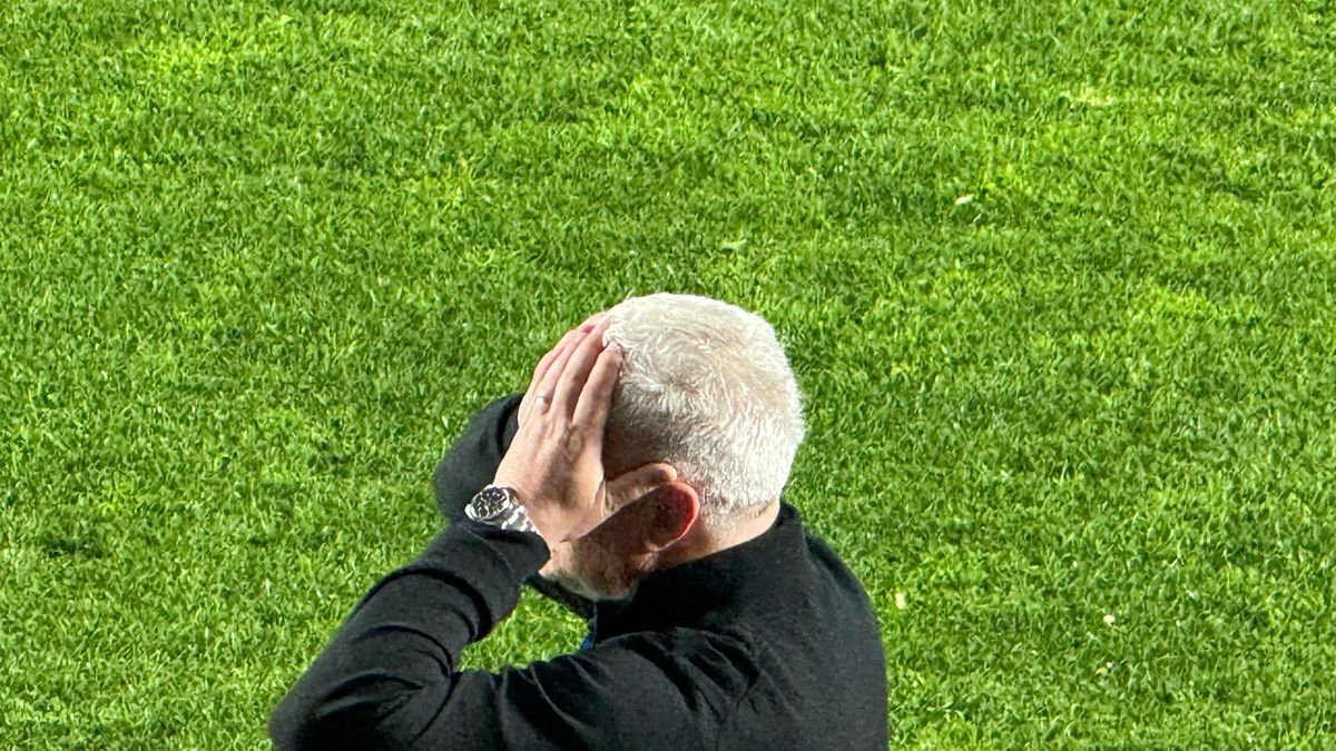 Marius Șumudică s-a dat cu capul de bancă în prima repriză din Rapid - FCSB: „Ăla e fundaș central, bă băiatule, bă?!”