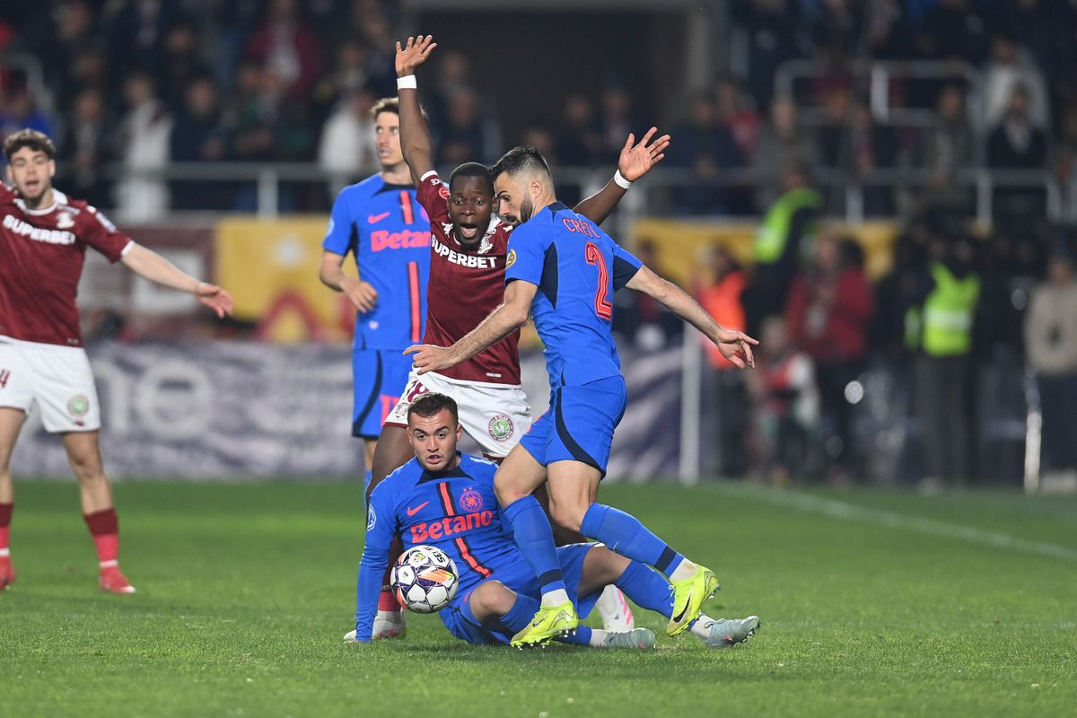 Strigăt din vestiarul Rapidului, după eșecul cu FCSB: „Să rămână Șumudică! A văzut o țară întreagă ce s-a întâmplat”