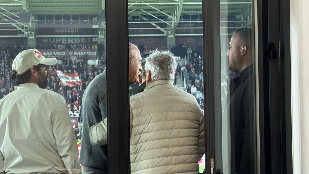 Tribună oficială înțesată de VIP-uri la Rapid - FCSB » Șucu și Angelescu au venit alături de soții
