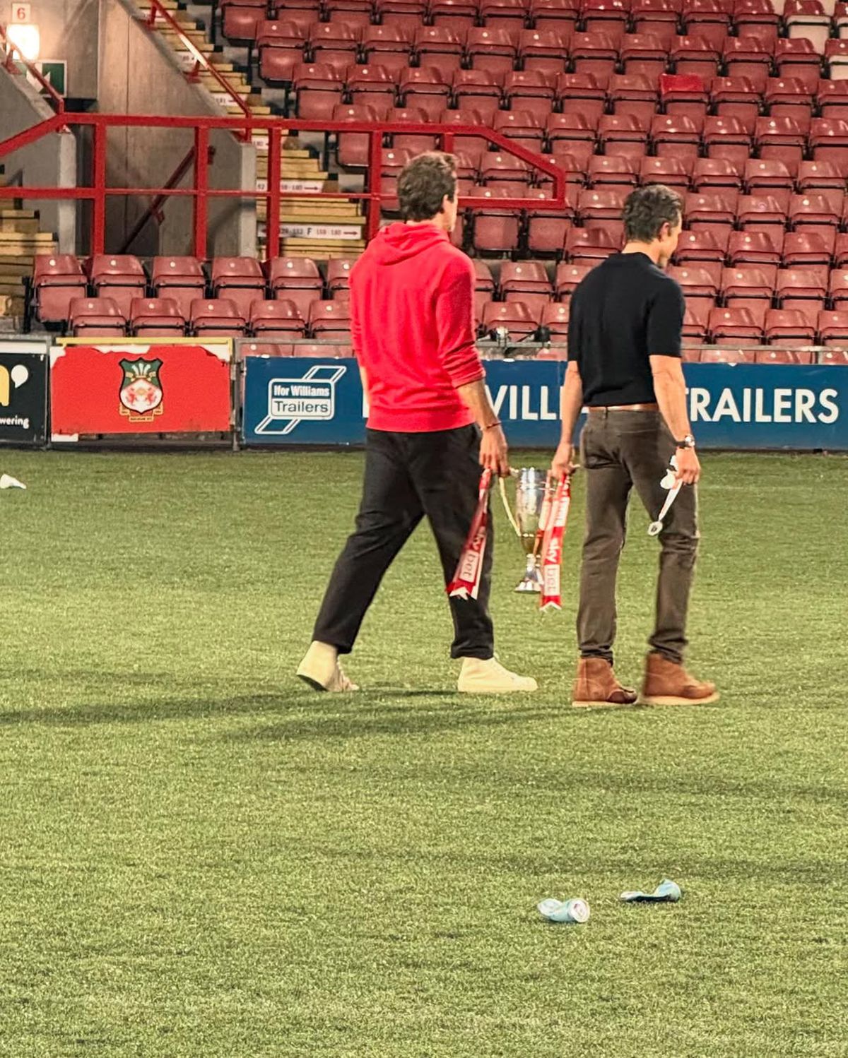 Wrexham, echipa patronată de Ryan Reynolds, a promovat al treilea sezon la rând