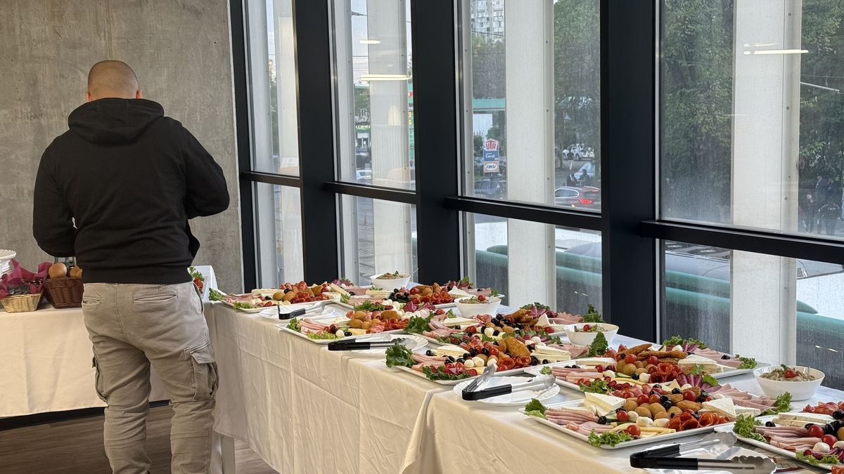 Ce primesc fanii Rapidului dacă îi plătesc 850 de lei lui Dan Șucu » Pachetul „Zi de meci” cu FCSB