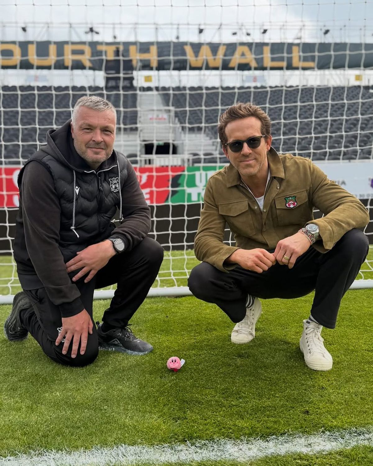 Echipa lui Ryan Reynolds, definitiv în istoria fotbalului englez » A promovat în Championship, iar fanii au invadat terenul