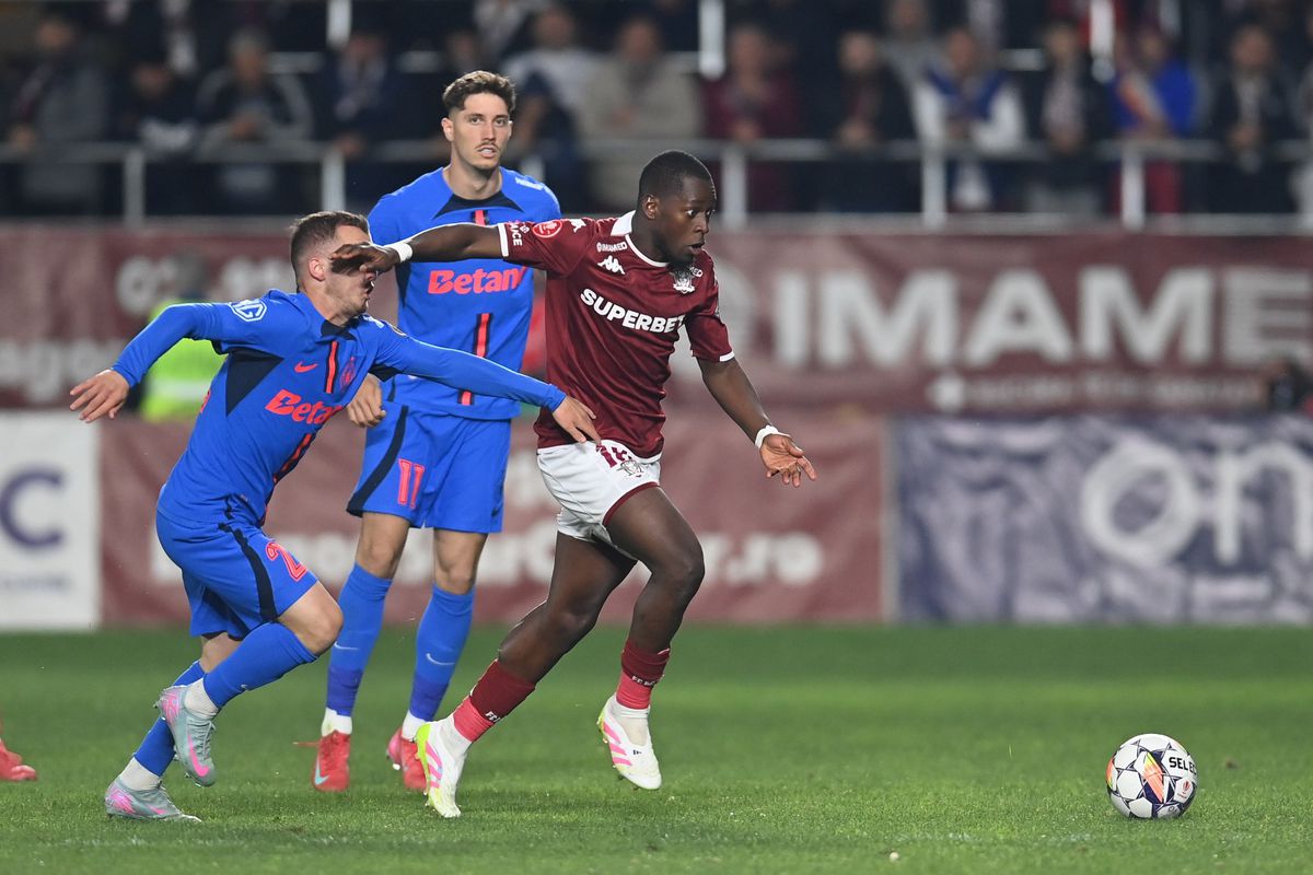 Strigăt din vestiarul Rapidului, după eșecul cu FCSB: „Să rămână Șumudică! A văzut o țară întreagă ce s-a întâmplat”