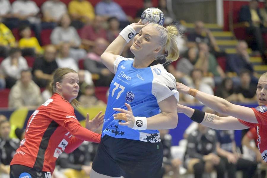 Crina Pintea în CSM București - Team Esbjerg / FOTO: Cristi Preda (GSP.ro) CSM București a făcut anunțul pentru suporteri înainte de Final Four: „E timpul să vă luați biletele!”