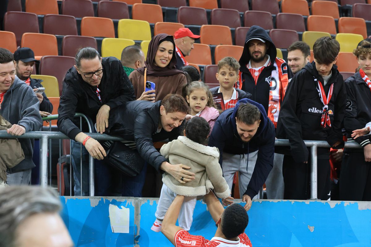 Imagini de la finalul meciului Dinamo - Rapid