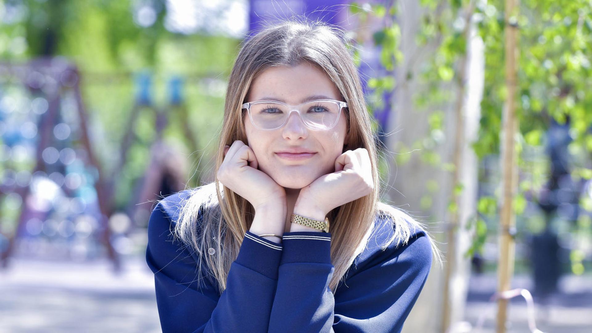 Elena Ștefanov în timpul antrenamentului de volei la CSM București, concentrată pe pregătirea sportivă pentru volei performanță. | sursa foto: Gazeta Sporturilor