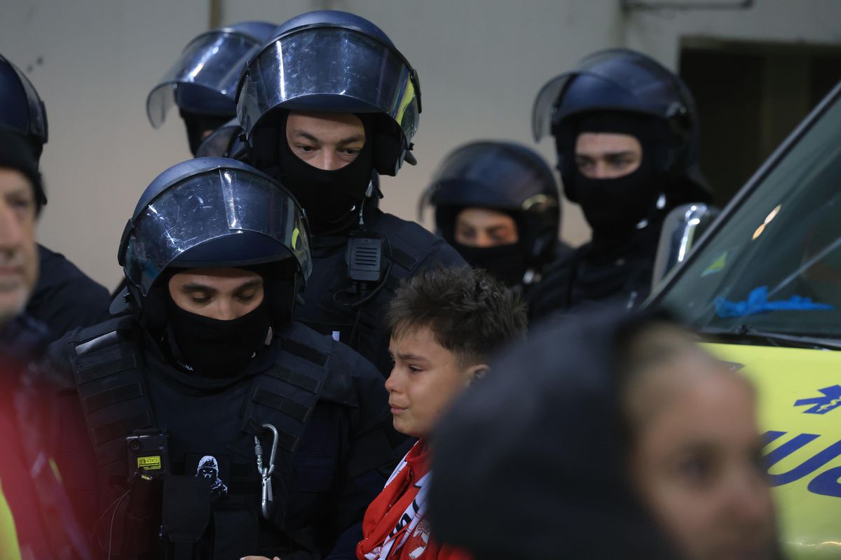 Imagini de la finalul meciului Dinamo - Rapid