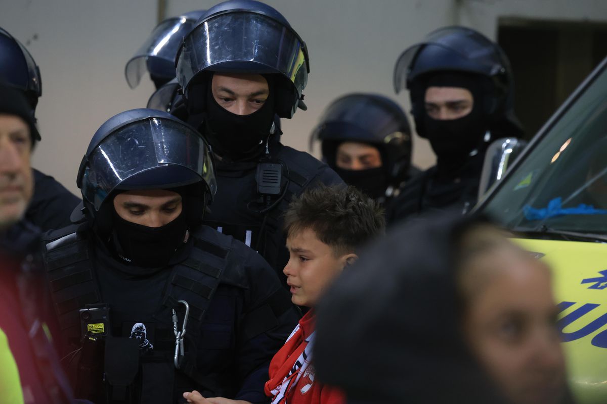 Imagini de la finalul meciului Dinamo - Rapid