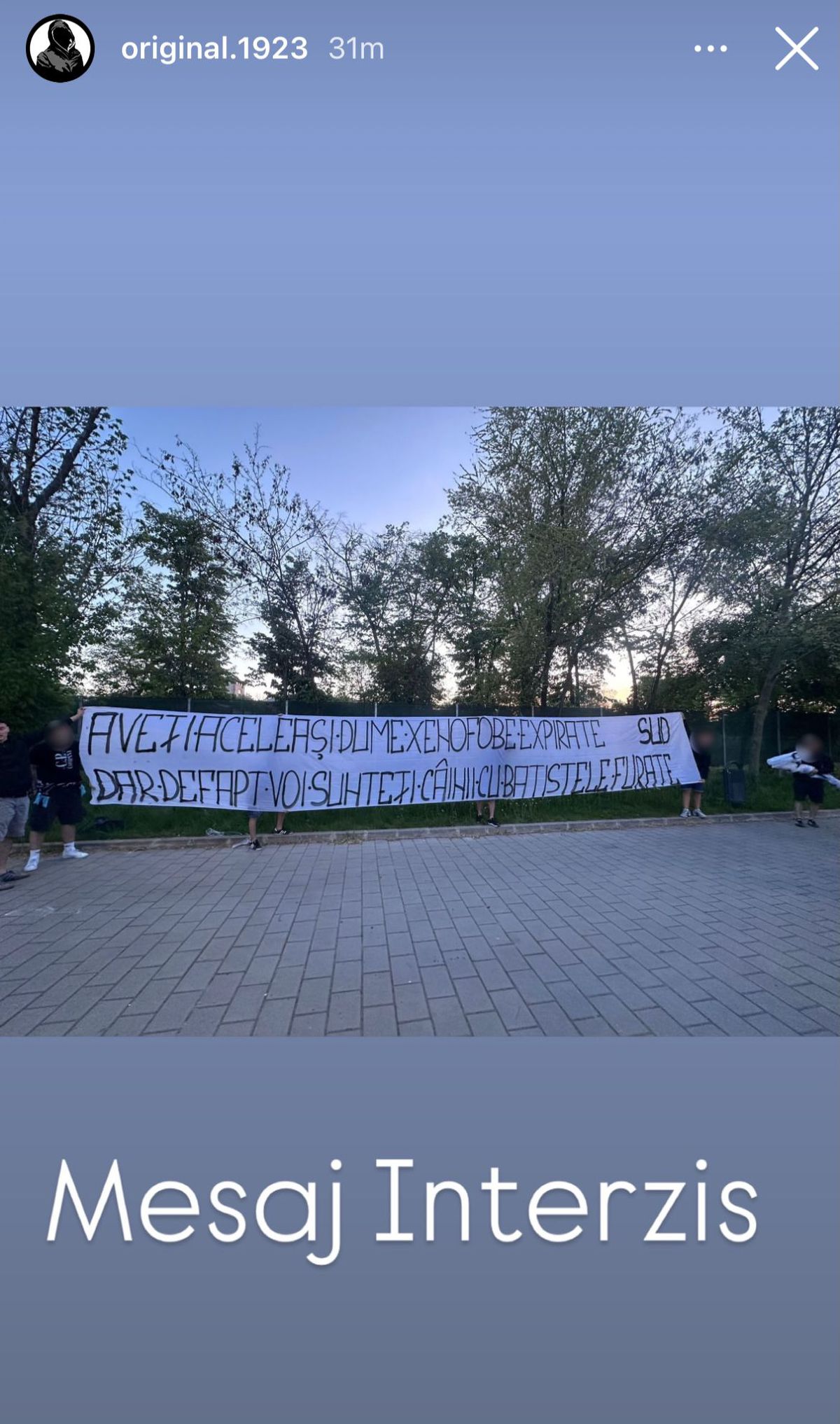 Gafă după gafă a fanilor rapidiști! „Diavolii vișini”, varianta 2026 în derby-ul cu Dinamo: ce mesaje au apărut în peluză