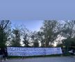 Gafă după gafă a fanilor rapidiști! „Diavolii vișini”, varianta 2026 în derby-ul cu Dinamo: ce mesaje au apărut în peluză