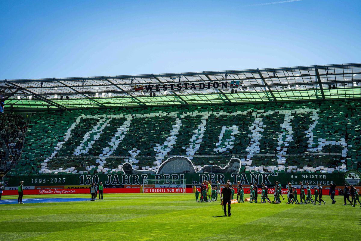 Scenografie spectaculoasă la Viena în memoria legendei care a scris istorie și în România