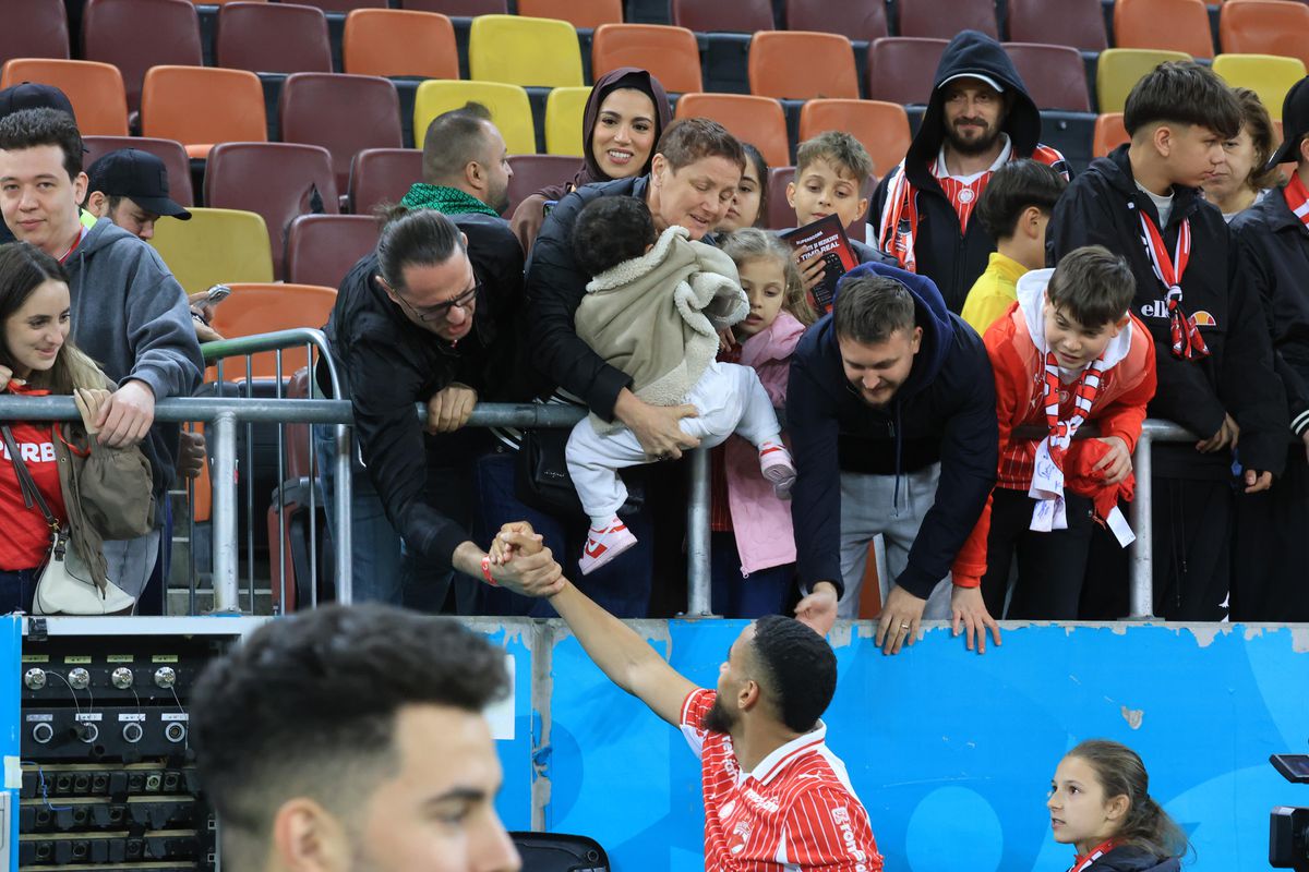 Imagini de la finalul meciului Dinamo - Rapid