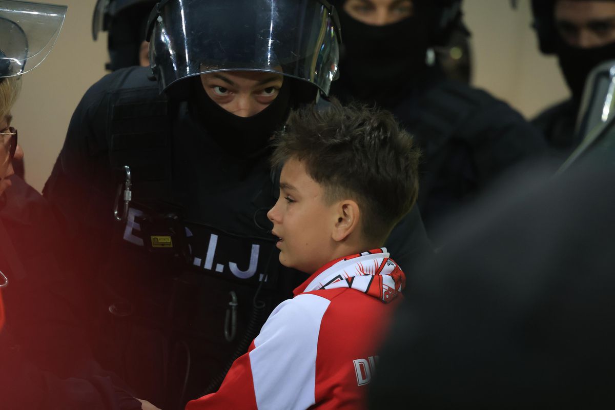 Imagini de la finalul meciului Dinamo - Rapid