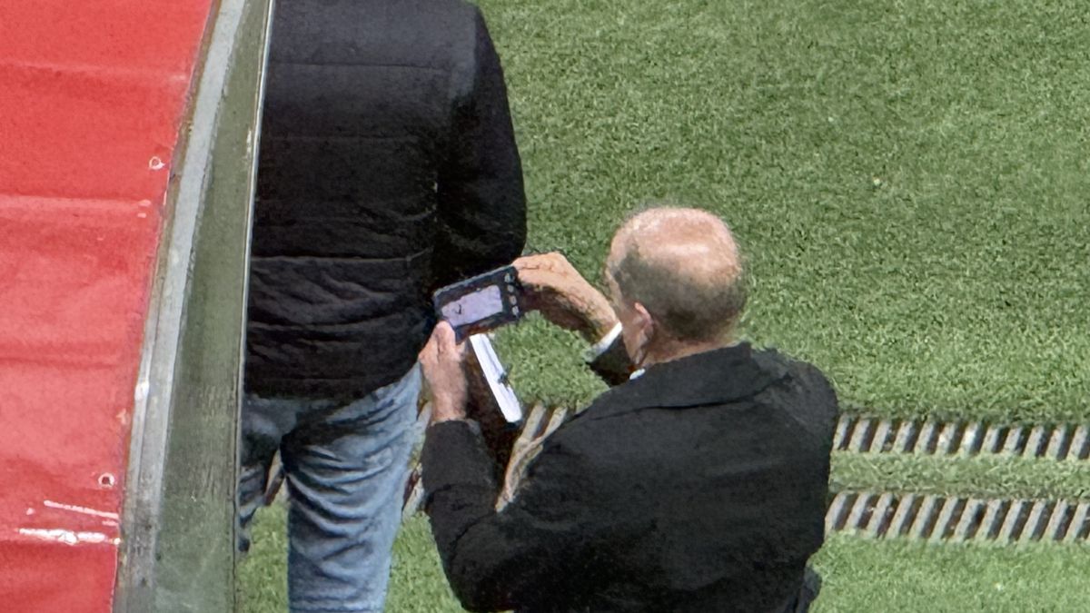 Raport stufos pe masa Comisiei de Disciplină! Ce riscă Dinamo după derapajele rasiste de la meciul cu Rapid