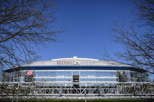 Descoperire macabră la Gelsenkirchen! » Angajații care fac curățenie pe „AufSchalke” au sunat la poliție