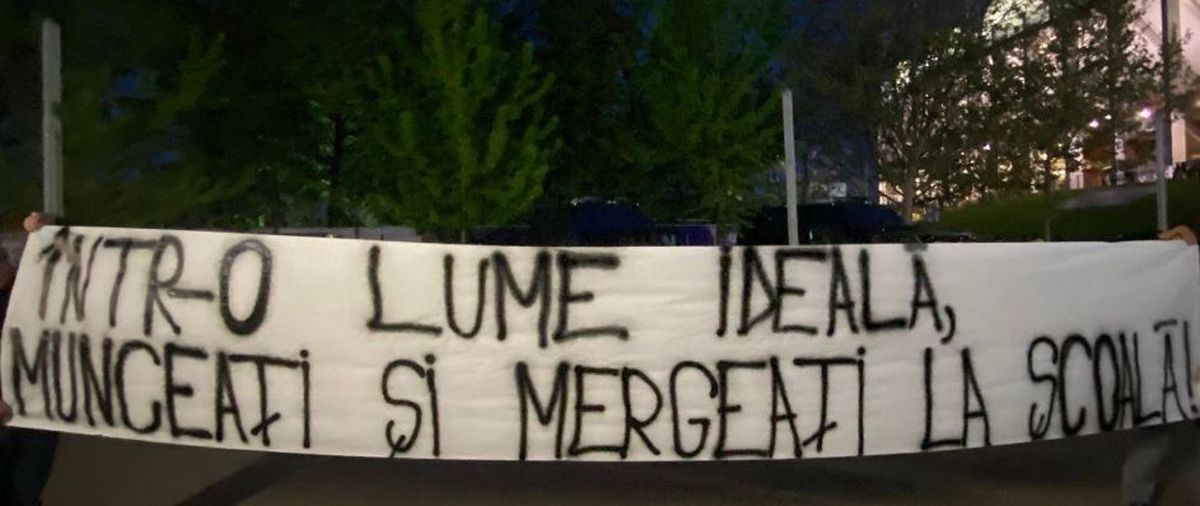 Bannere cu tentă rasistă în Dinamo - Rapid