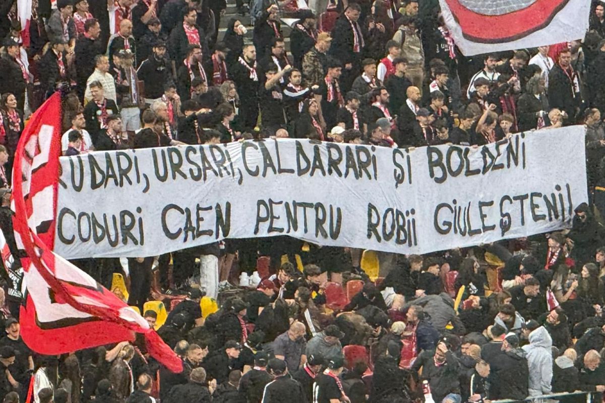 Se putea și mai rău! Bannerele rasiste ale dinamoviștilor interzise la derby