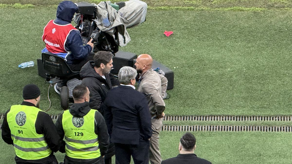 Raport stufos pe masa Comisiei de Disciplină! Ce riscă Dinamo după derapajele rasiste de la meciul cu Rapid