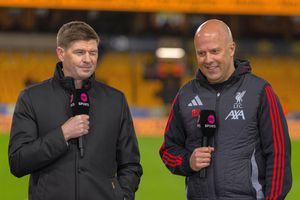 Steven Gerrard, ținta principală pentru banca tehnică a fostei campioane a Angliei