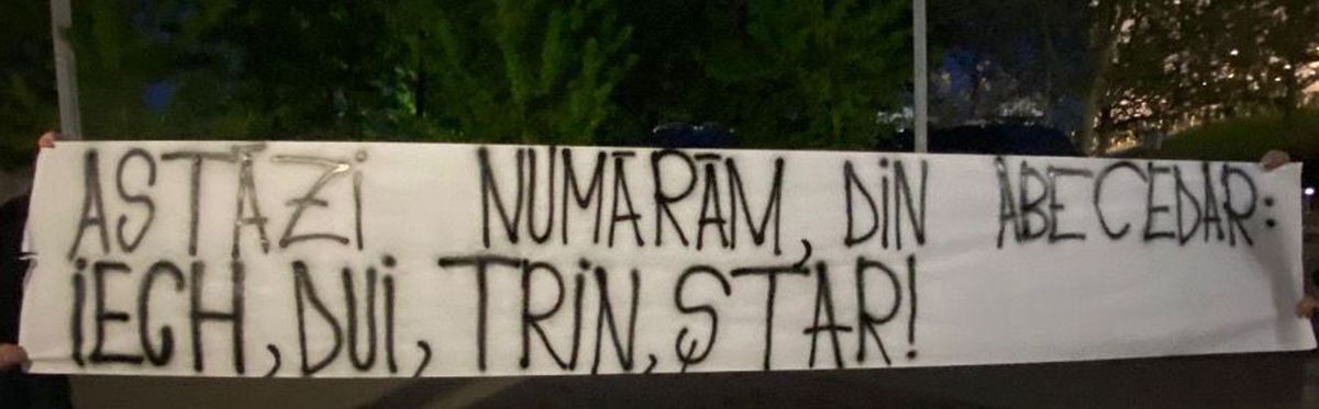 Se putea și mai rău! Bannerele rasiste ale dinamoviștilor interzise la derby