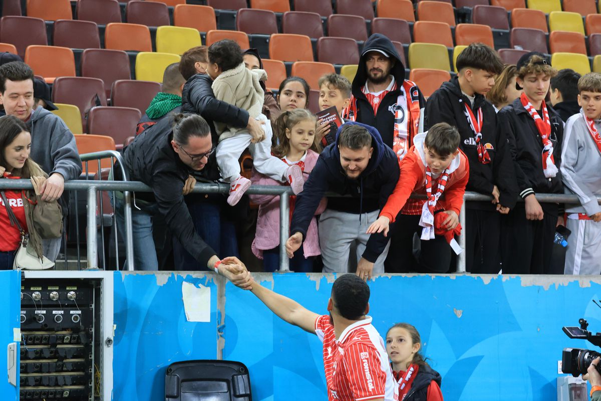 Imagini de la finalul meciului Dinamo - Rapid