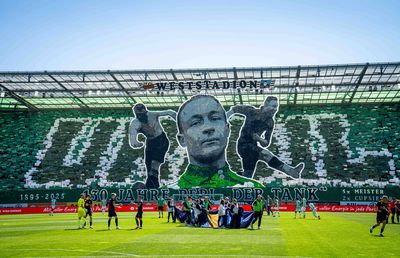 Scenografie spectaculoasă la Viena în memoria legendei care a scris istorie și în România