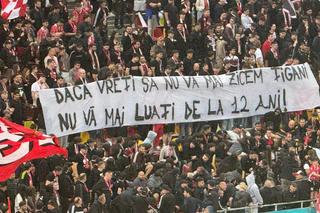 Raport stufos pe masa Comisiei de Disciplină! Ce riscă Dinamo după derapajele rasiste de la meciul cu Rapid