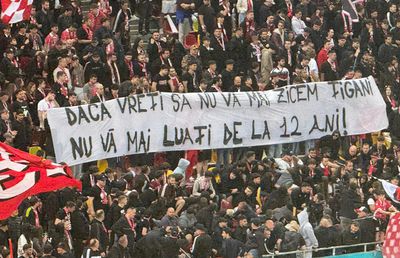 Raport stufos pe masa Comisiei de Disciplină! Ce riscă Dinamo după derapajele rasiste de la meciul cu Rapid