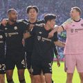 Raphael Guerreiro (stânga) nu va face deplasarea la Paris, cu Bayern / Foto: Imago