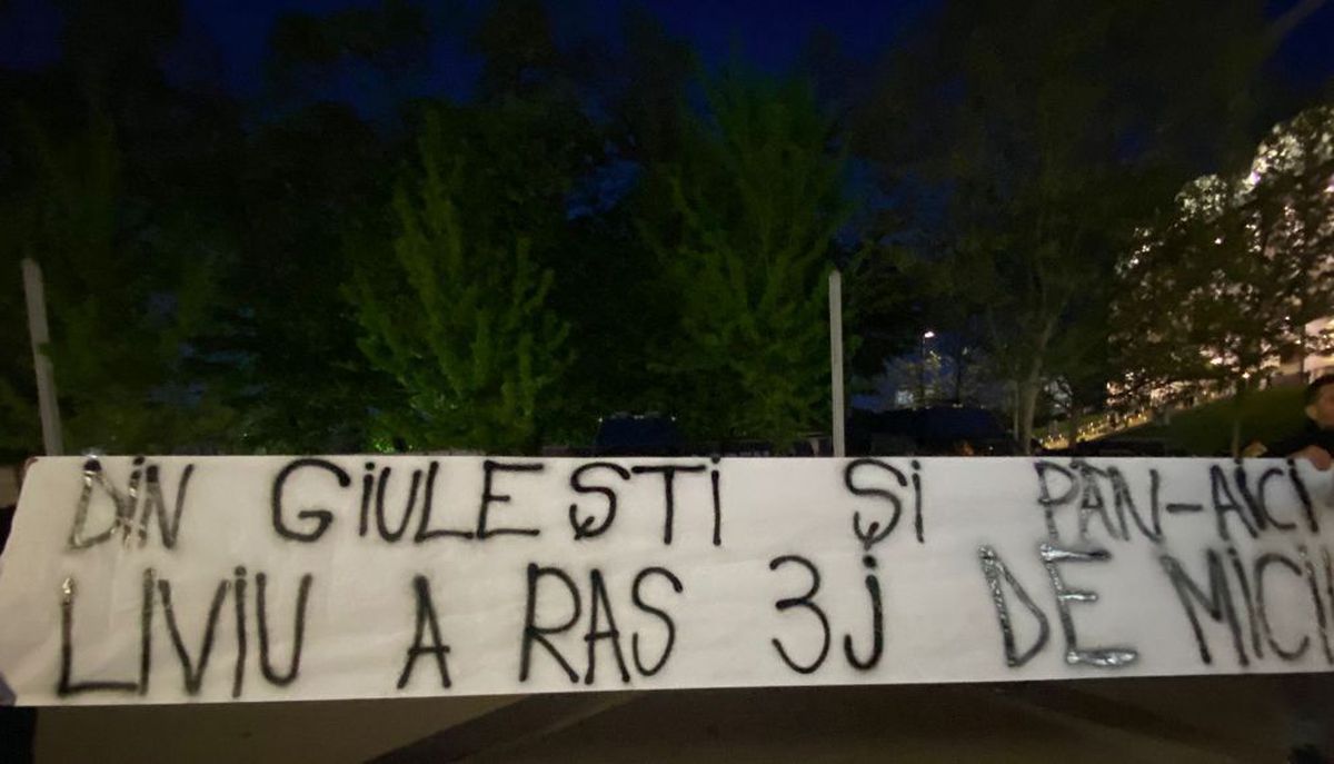 Bannere cu tentă rasistă în Dinamo - Rapid