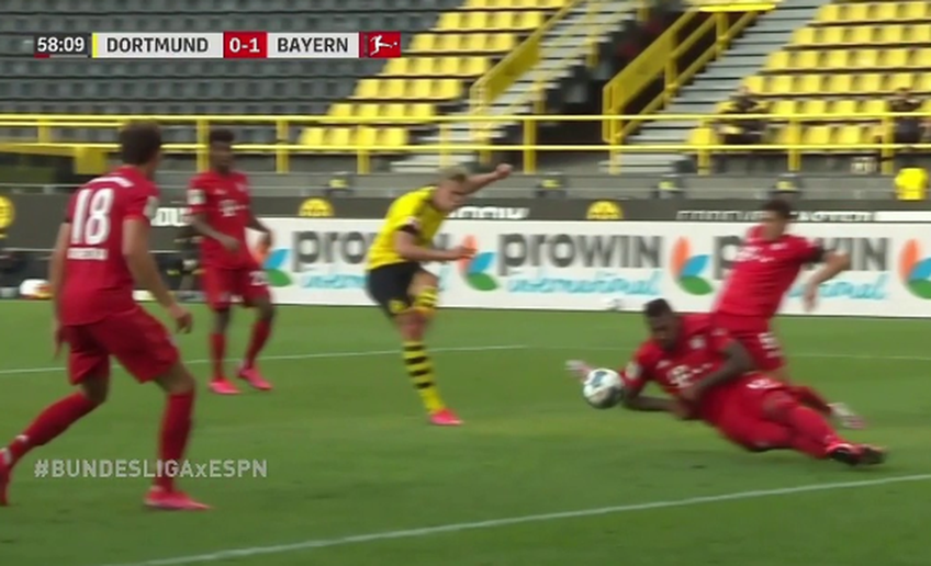 Dortmund a cerut lovitură de la 11 metri în minutul 59 al duelului cu Bayern, la un henț comis de Boateng