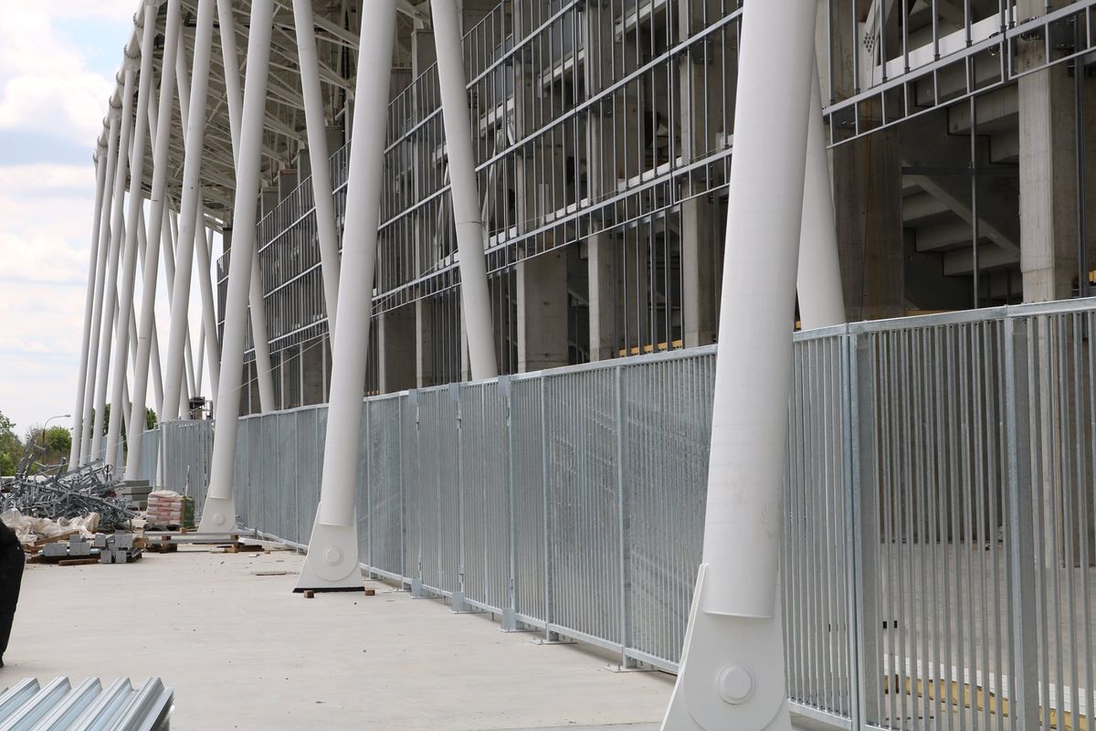 FOTO Au fost montați primii turnicheți la Stadionul Ghencea