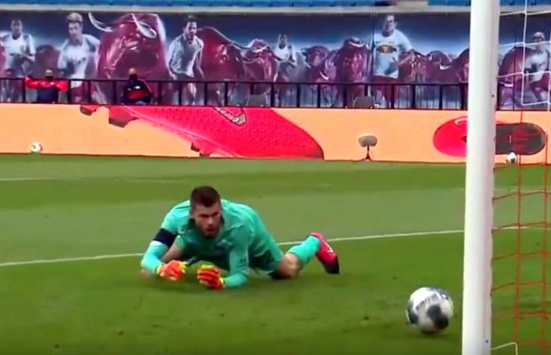 VIDEO Gafă uriașă în Leipzig - Hertha! Portarul oaspeților s-a făcut de râs